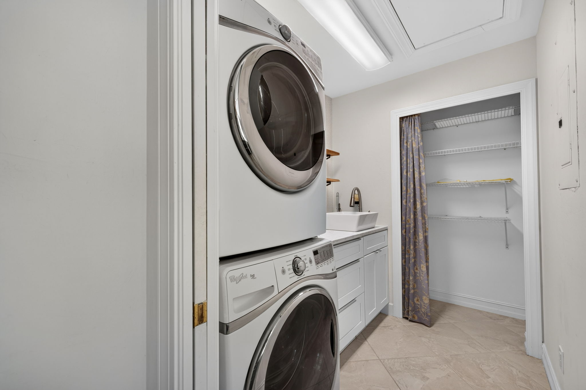 Laundry Room 1 of 2
