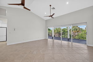 Living Room 3 of 5