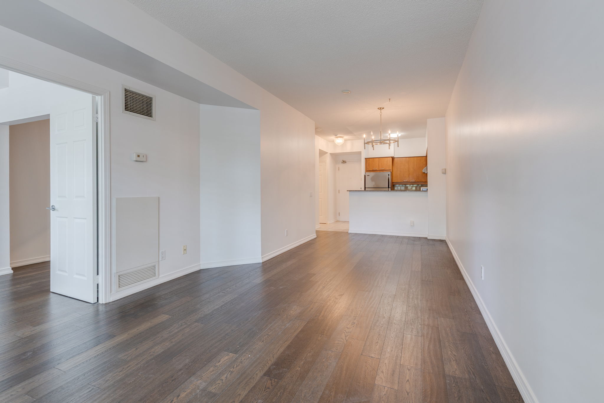 Toronto property showcase — delivered property photograph 8