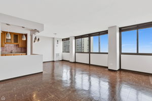 4850 S Lake Park Ave 1512_001