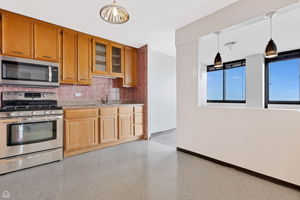 4850 S Lake Park Ave 1512_005