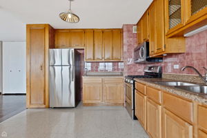 4850 S Lake Park Ave 1512_006