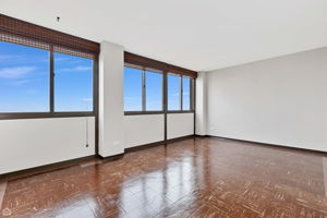 4850 S Lake Park Ave 1512_012