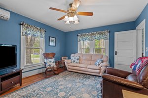  Photo 35