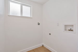 038_4852 Birmingham Dr 