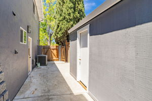 042_4852 Birmingham Dr 