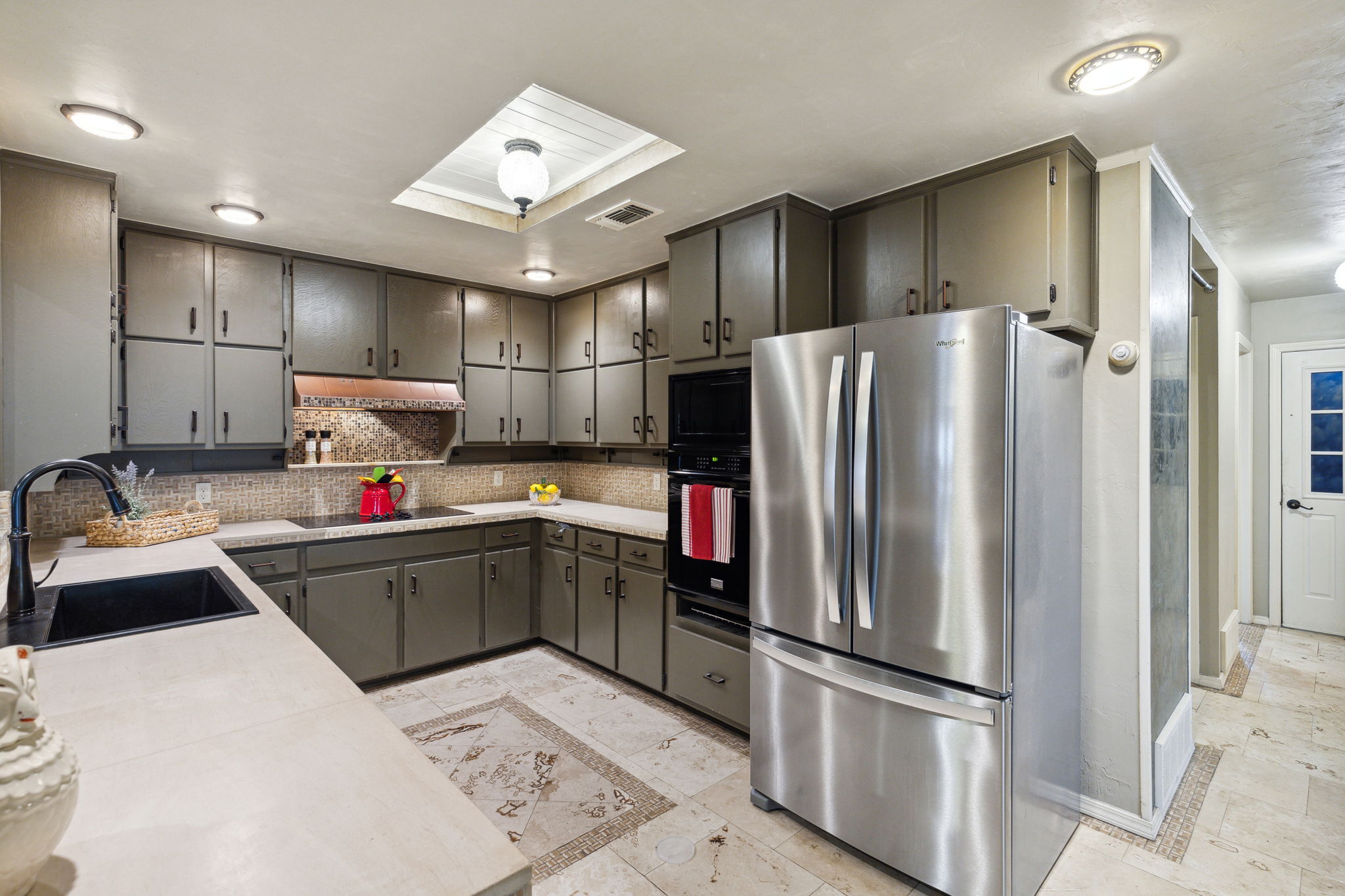 Kitchen Larger Unit