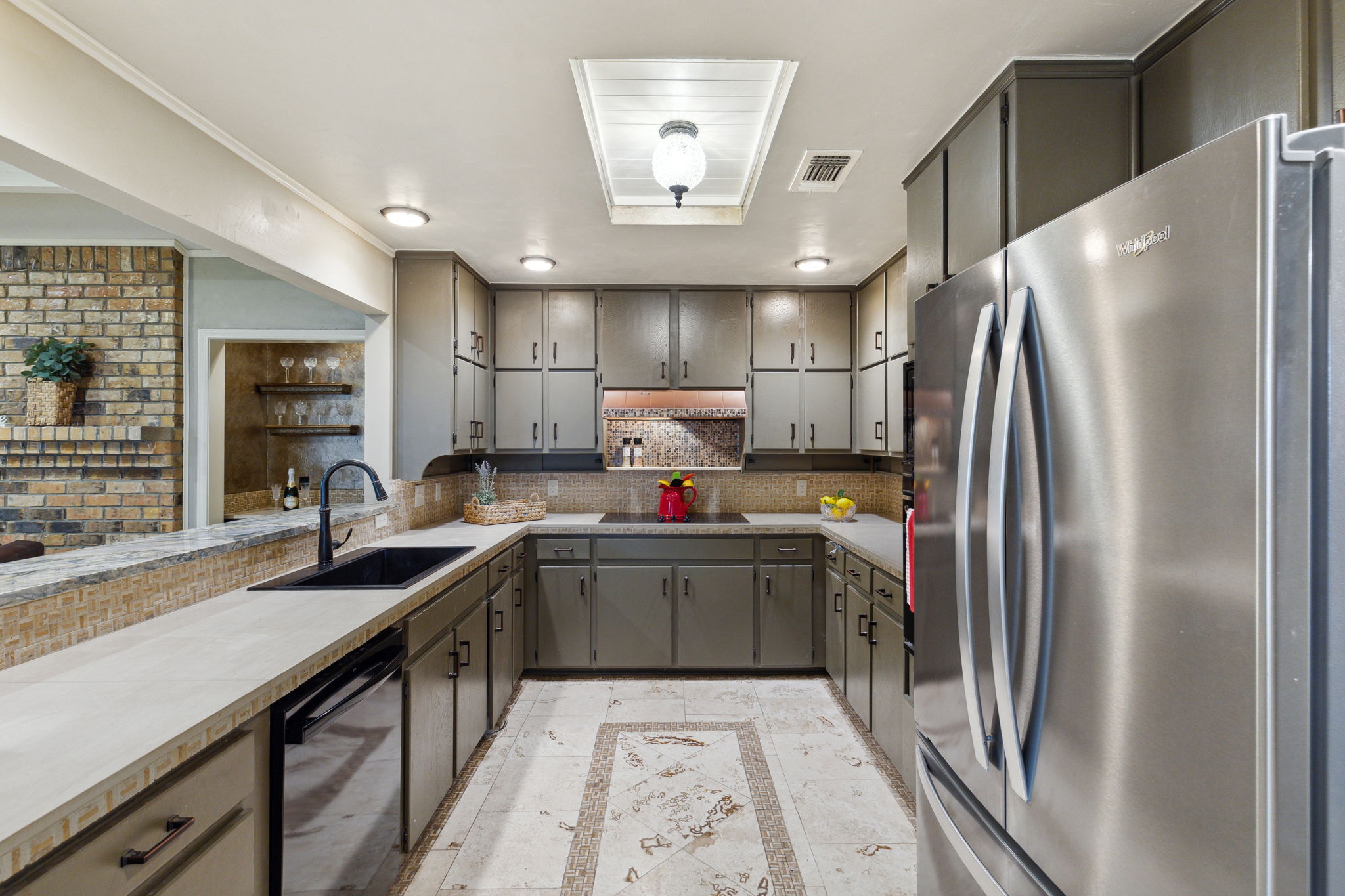 Kitchen Larger Unit