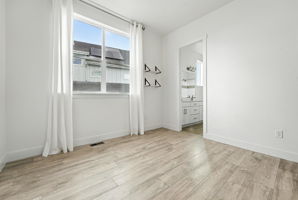  Photo 36