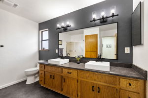 Bathroom 2 (1)