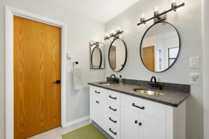 Bathroom 3 (1)