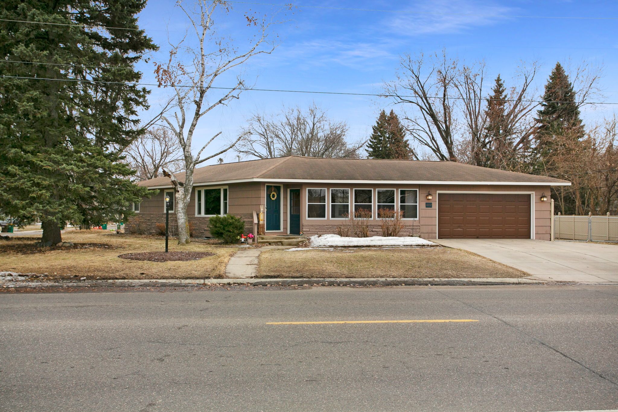 Movein ready Spacious Rambler on private corner lot in Crystal