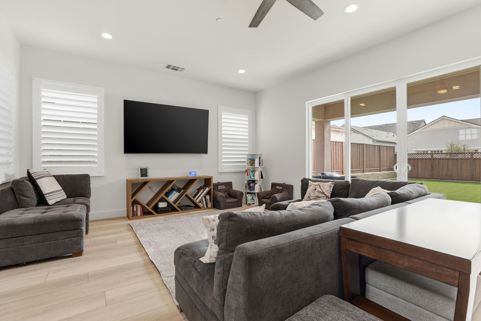 007_f8_486 Lassen Wy