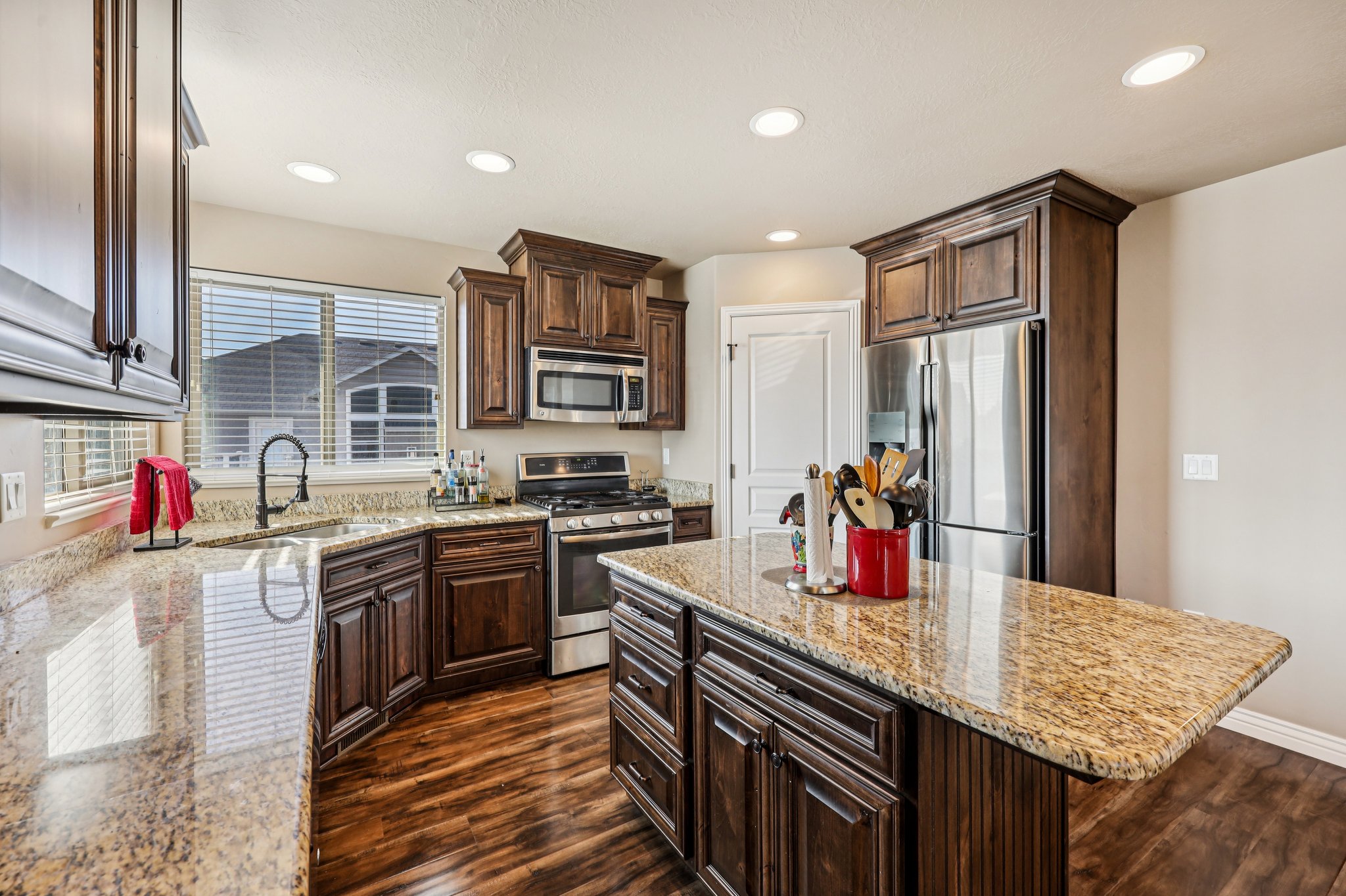 W 3550-S1501-014.jpg