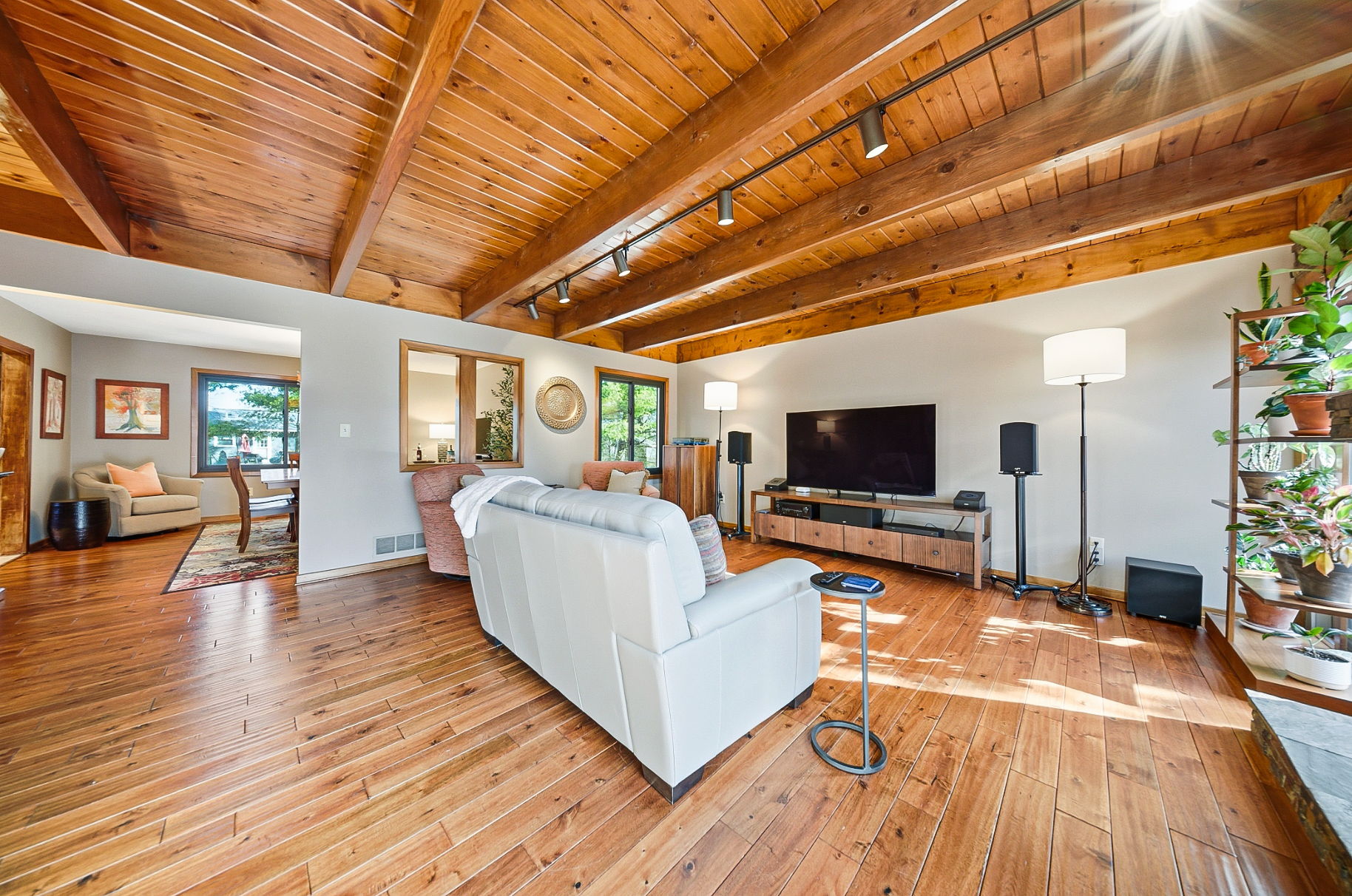 Jackie King - 487 Beachside Dr-10