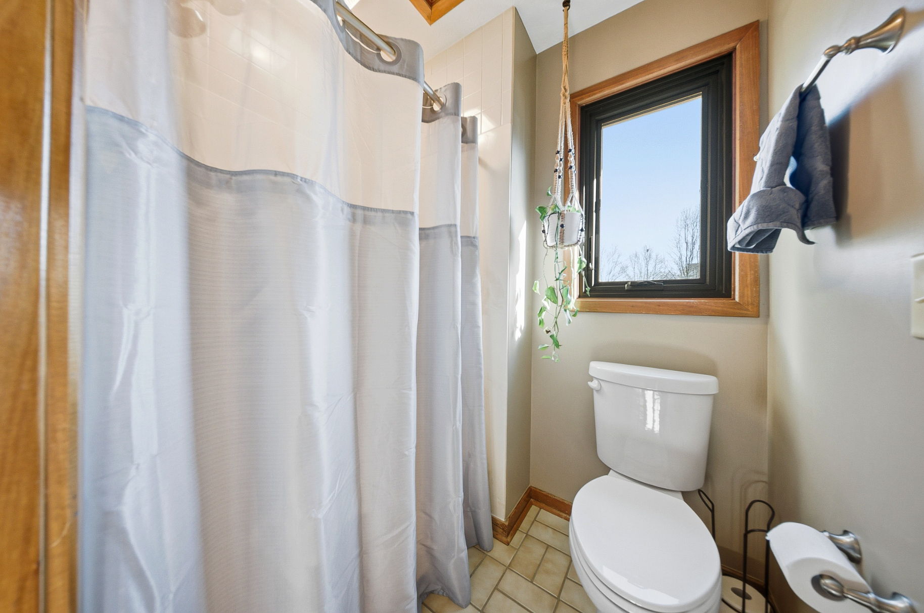 Jackie King - 487 Beachside Dr-40