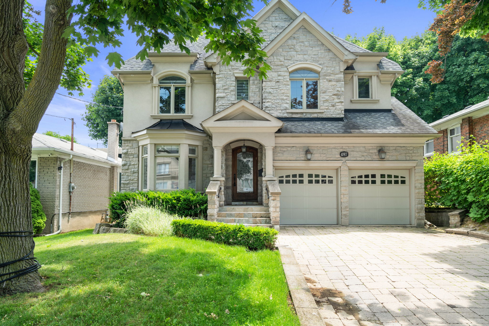 487 Glengarry Ave Toronto, ON M5M 1E9