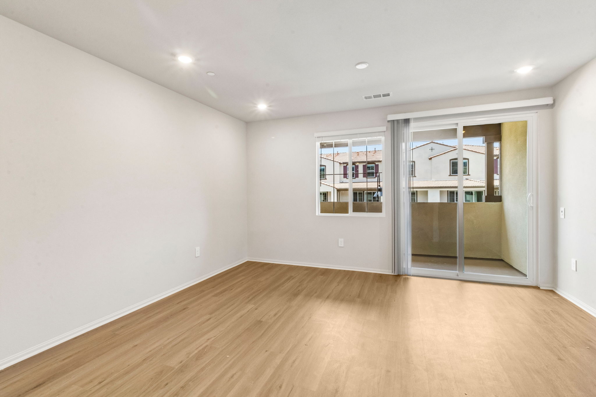 SoCal - Pacifica - 4873 Merida Way Oceanside CA 92057 - 006