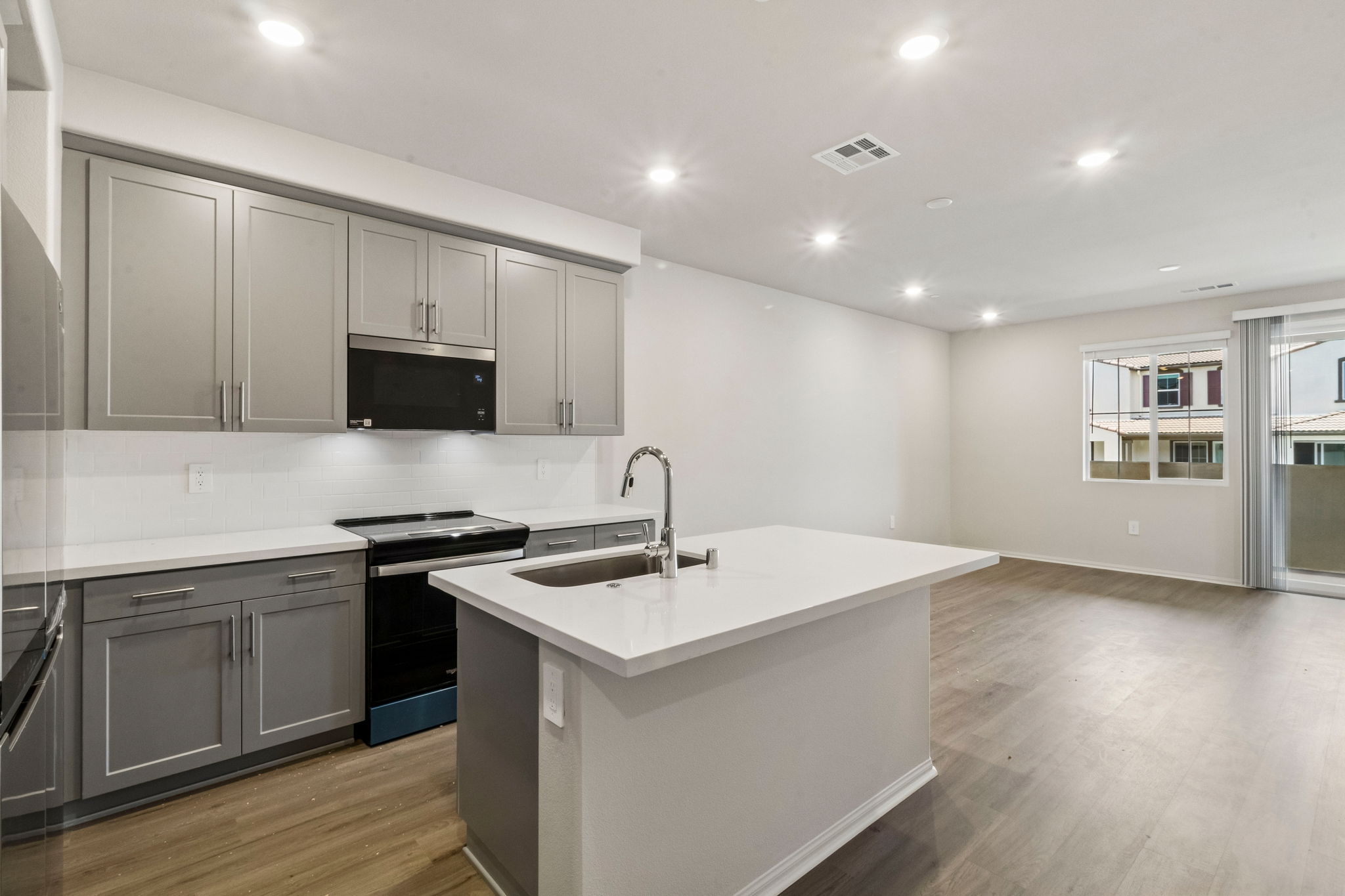 SoCal - Pacifica - 4873 Merida Way Oceanside CA 92057 - 007