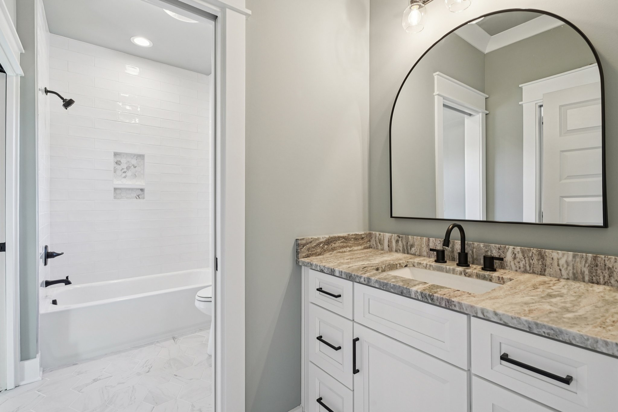 Crescent Ln-S3009-025.jpg