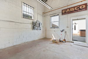  Photo 43