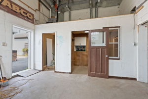  Photo 44