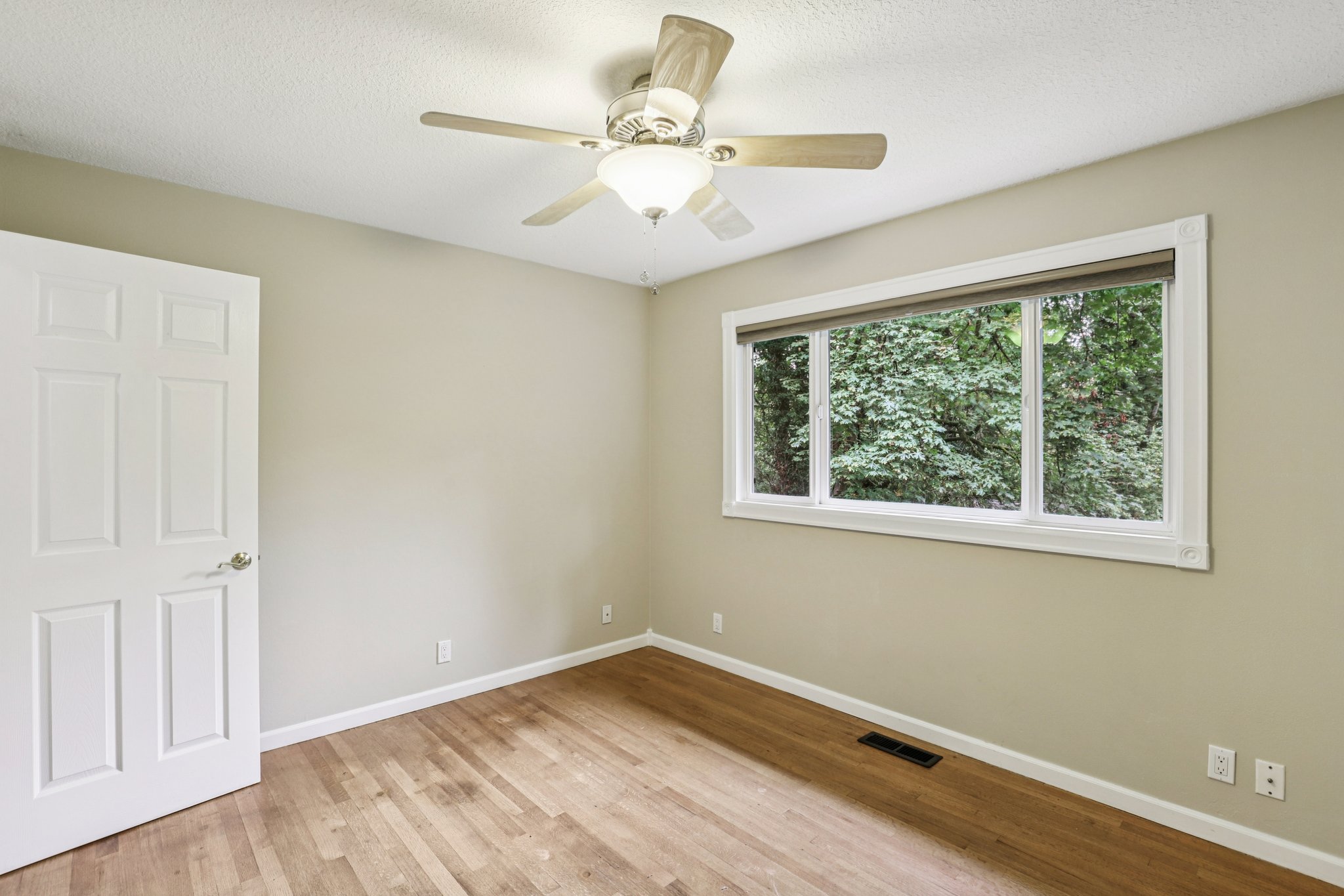 SE Aldercrest Rd-S2310-053.jpg