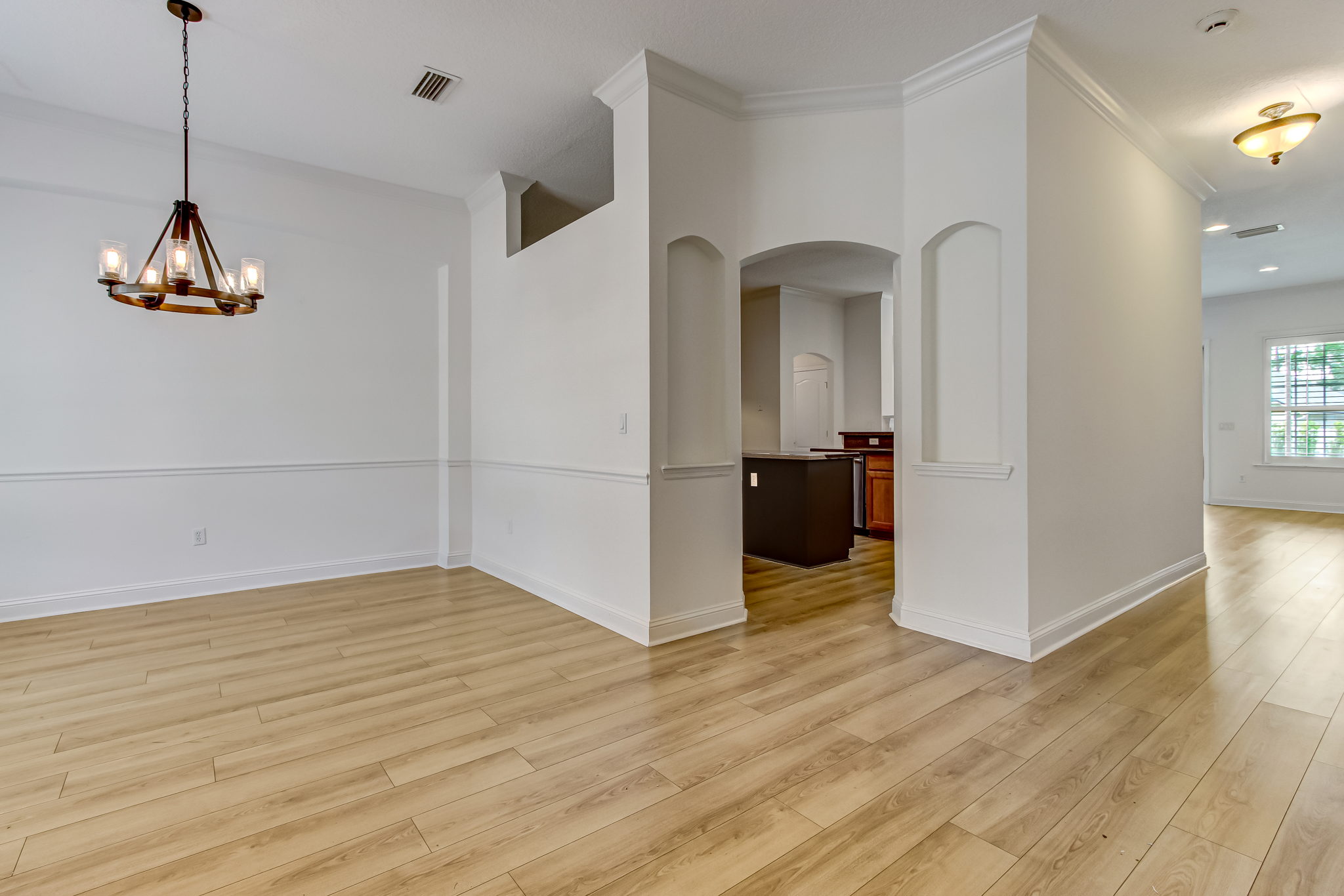 Foyer / Dining Room
