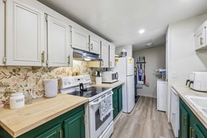 SE 146th Ln-S1906-013.jpg