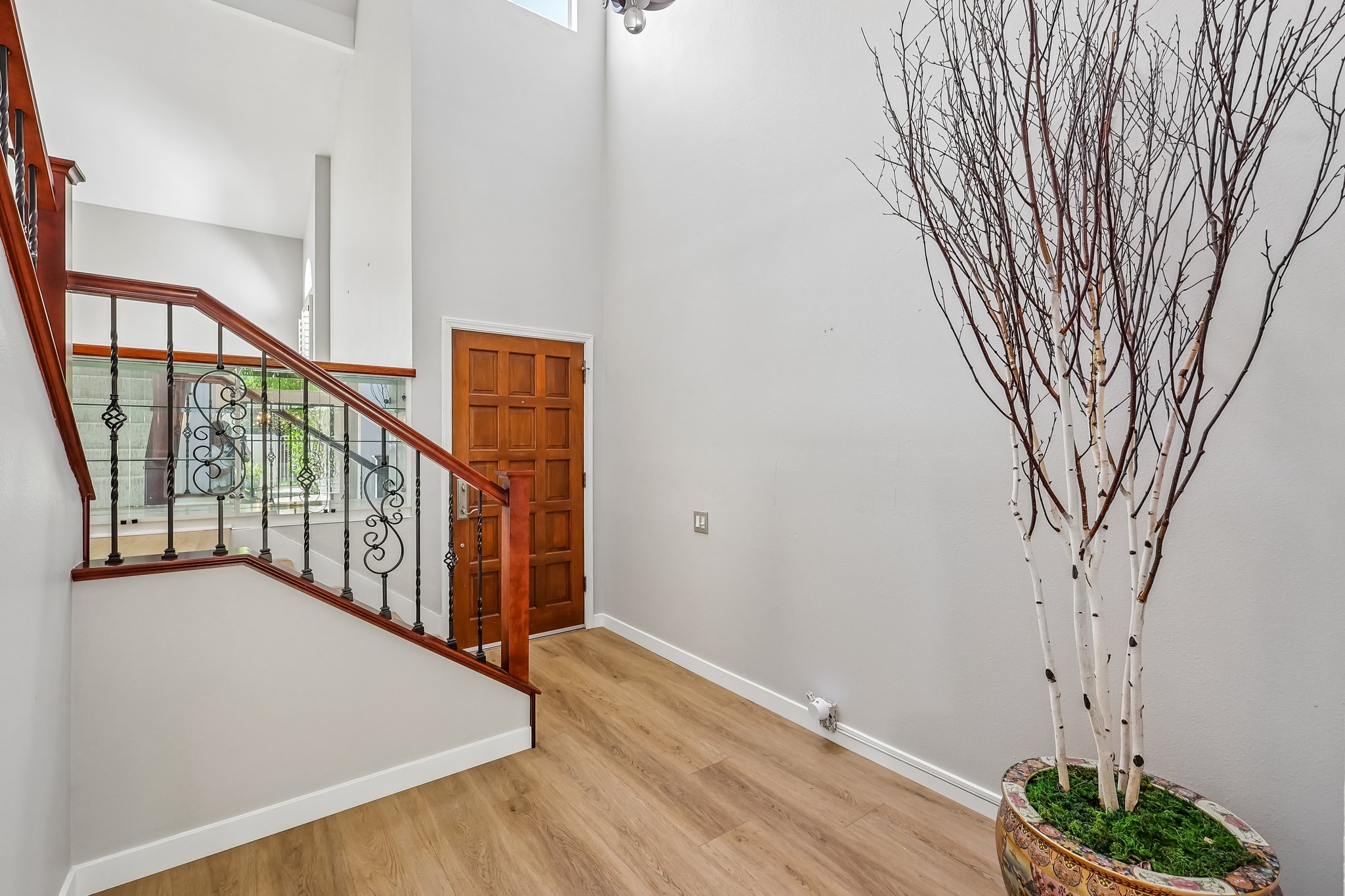 - 4885 Tinasa Way-S3009-008.jpg