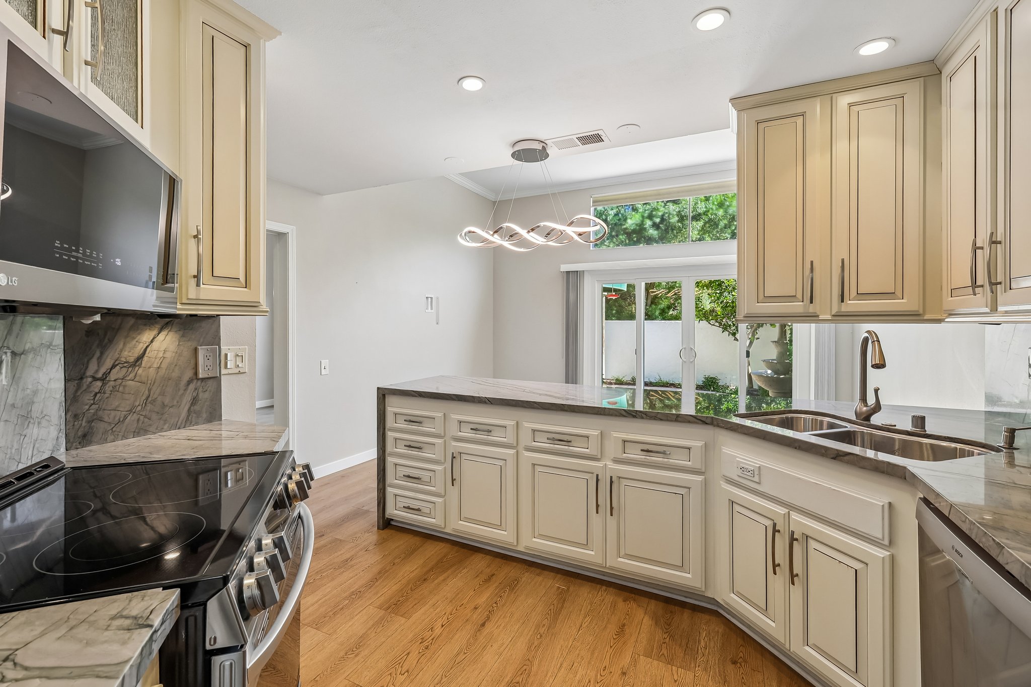 - 4885 Tinasa Way-S3009-027.jpg