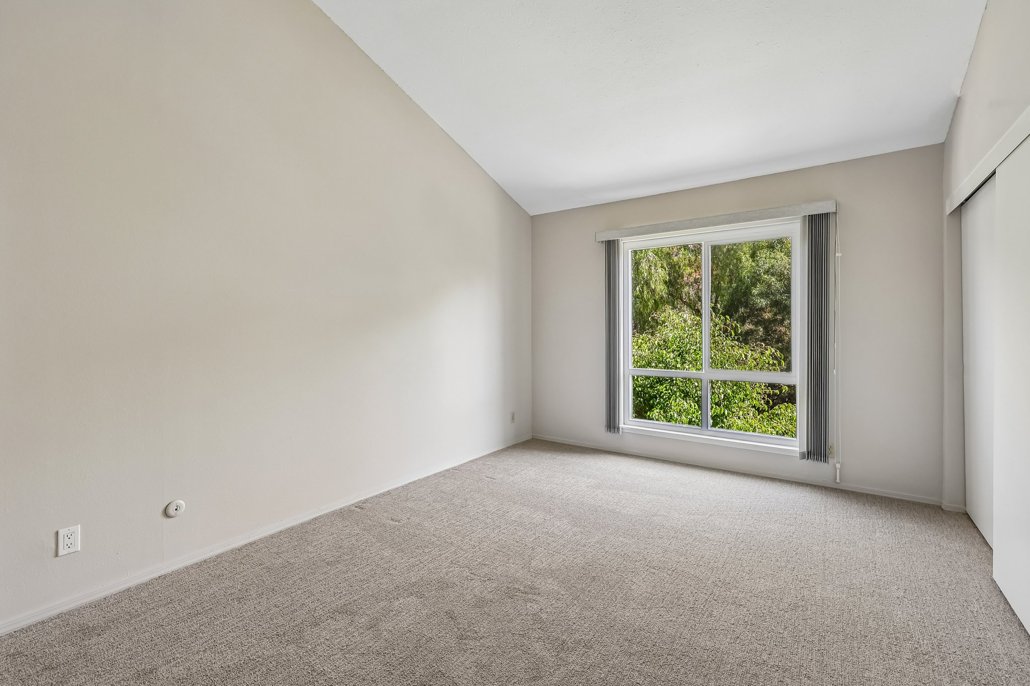 - 4885 Tinasa Way-S3009-030.jpg