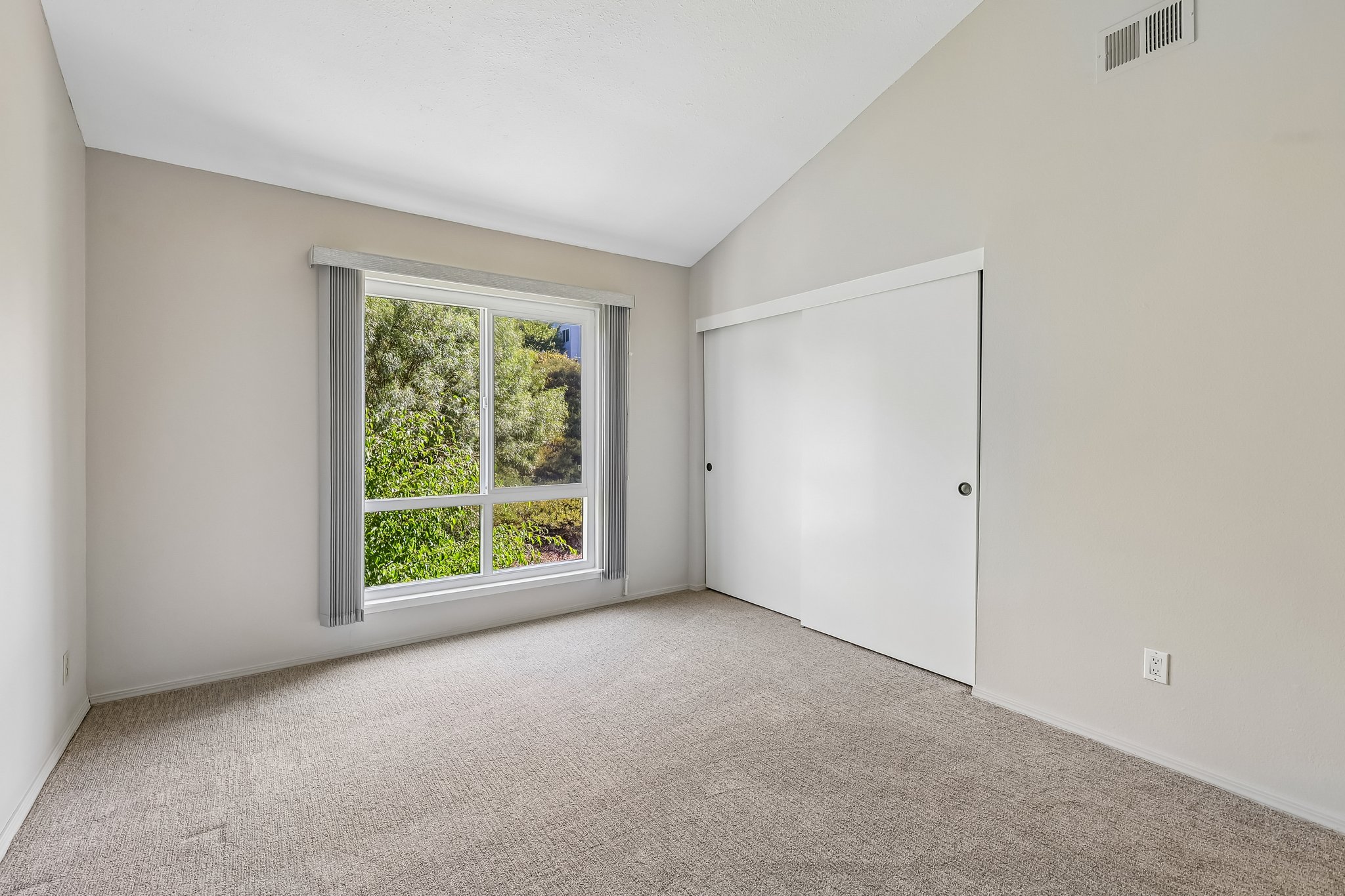 - 4885 Tinasa Way-S3009-031.jpg