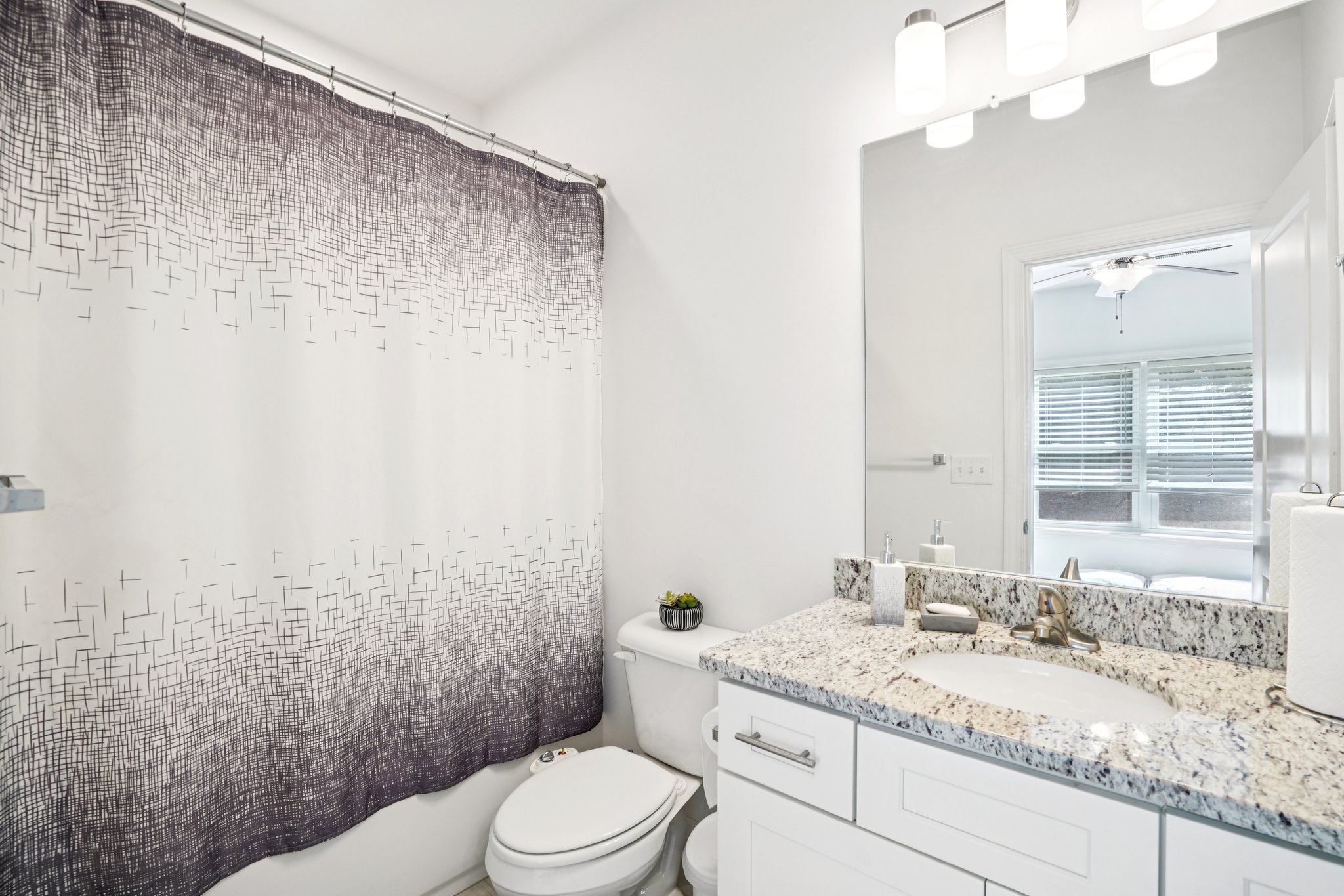 Wil Ray Ln-S1403-035.jpg