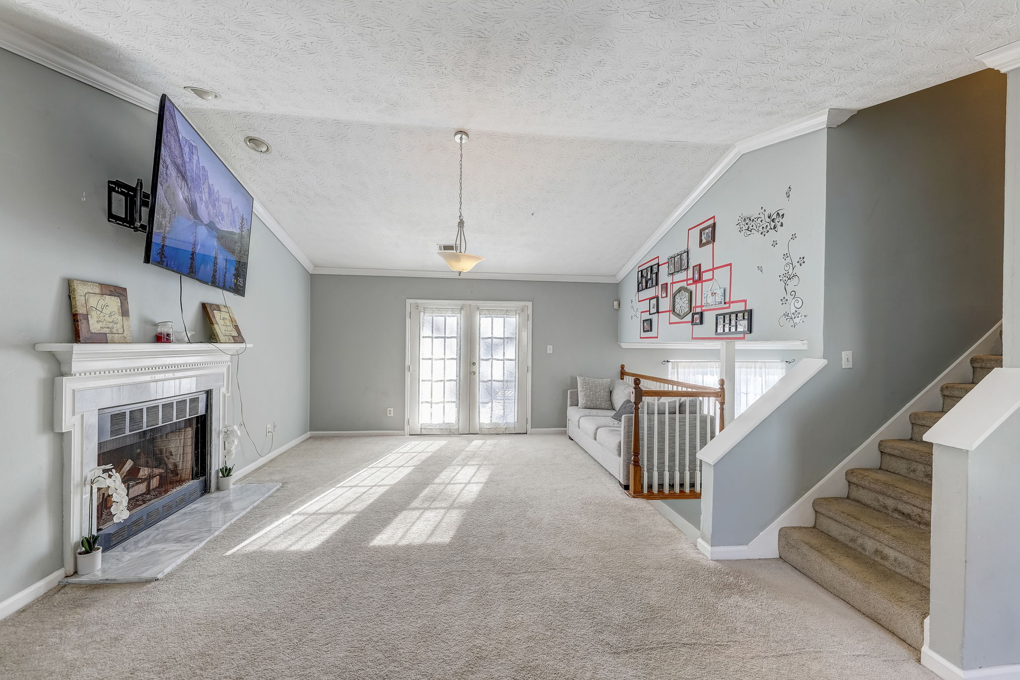 Windsor Downs Dr-004