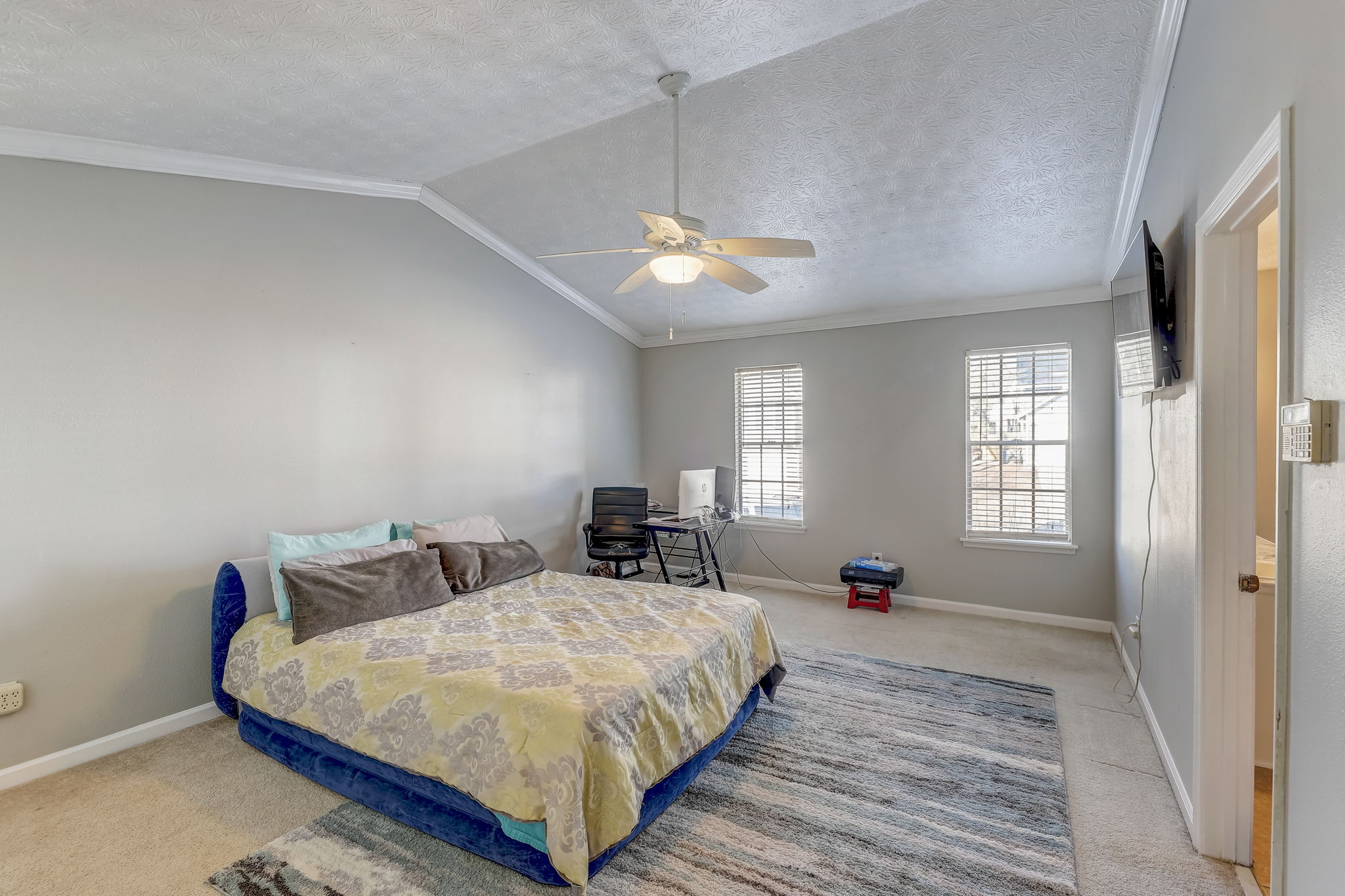 Windsor Downs Dr-023