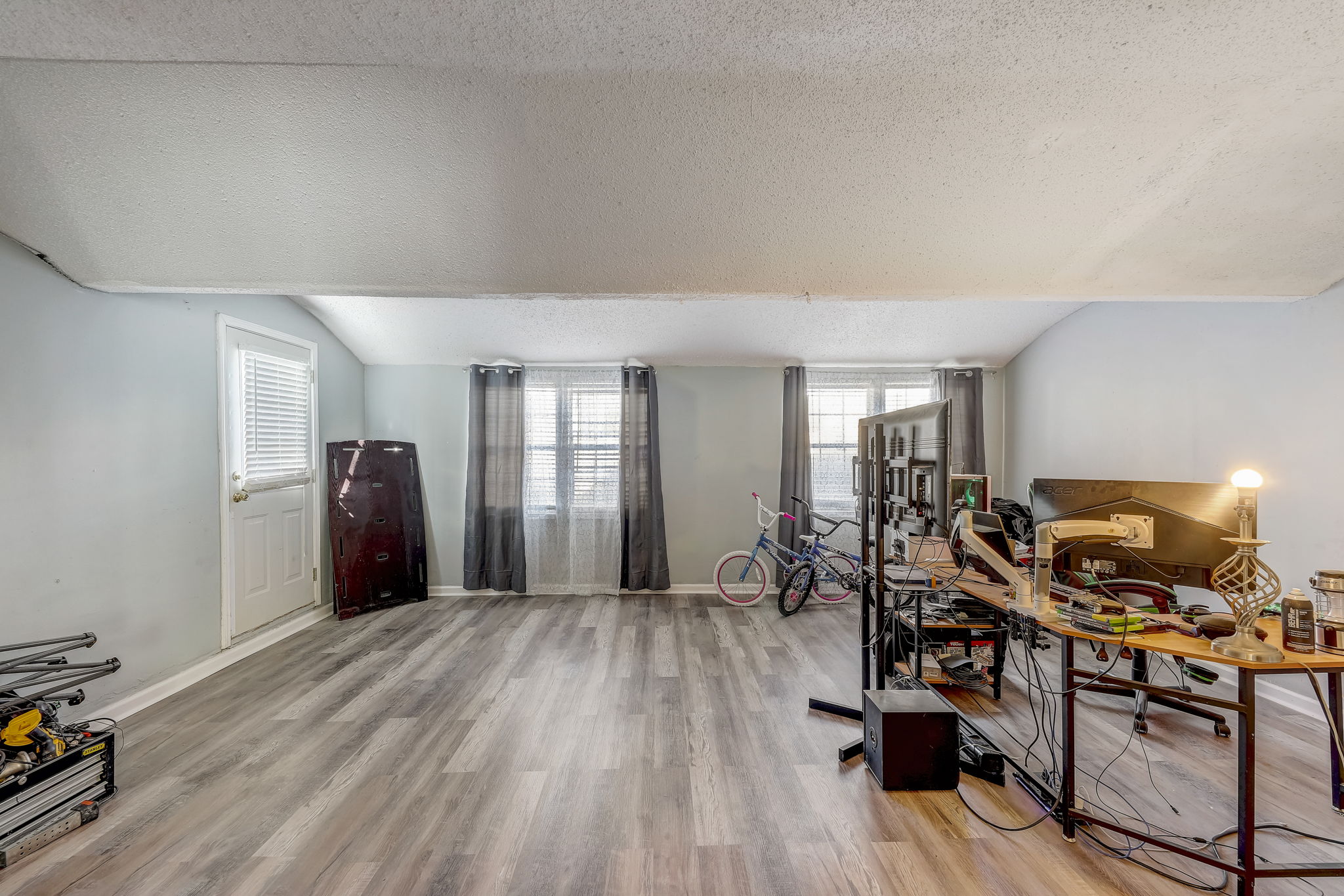 Windsor Downs Dr-016