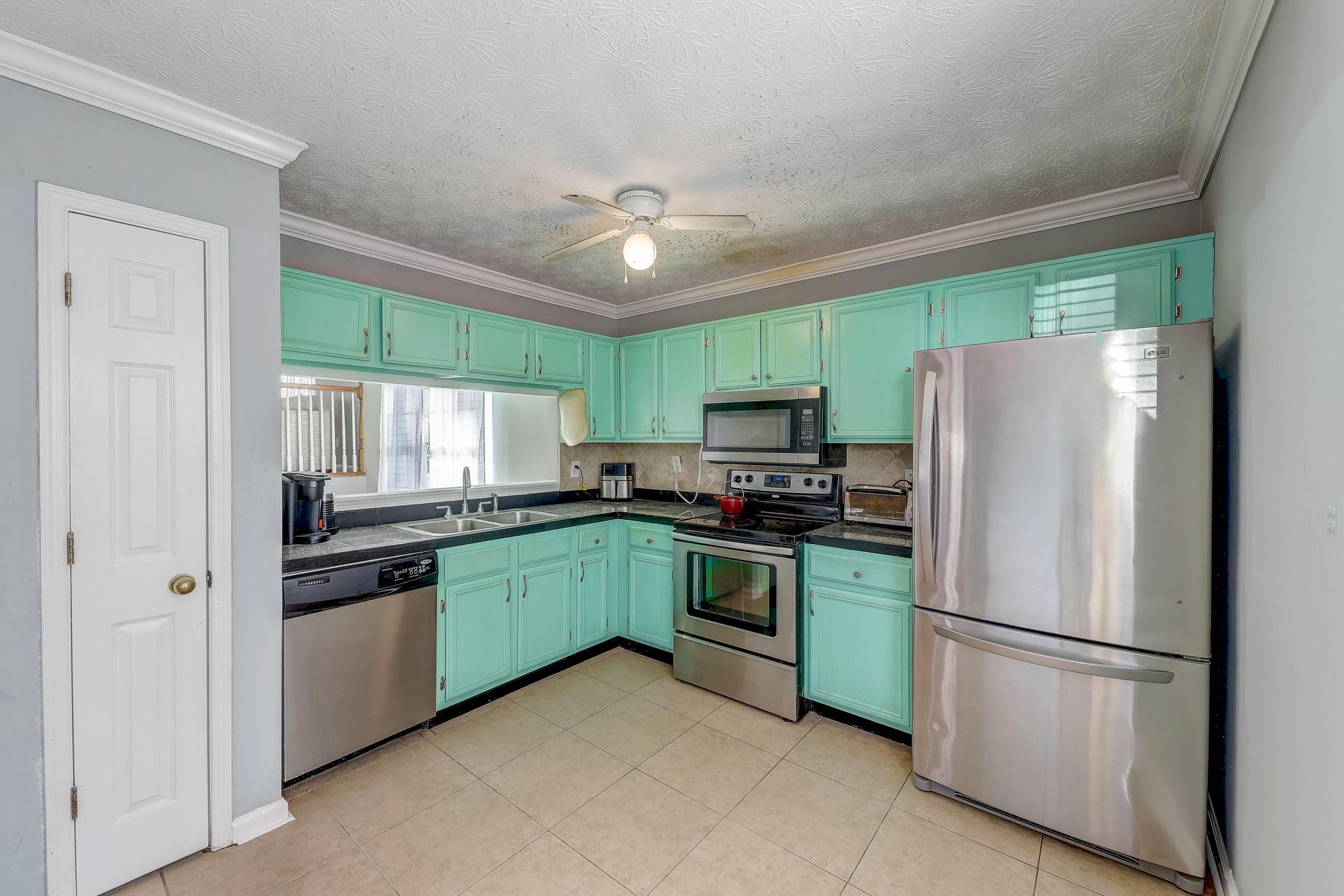 Windsor Downs Dr-010