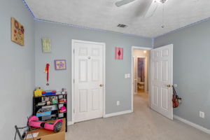 Windsor Downs Dr-022