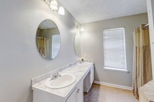 Windsor Downs Dr-027