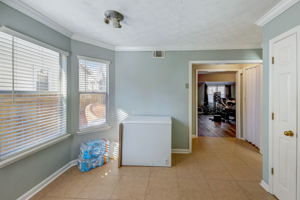 Windsor Downs Dr-013