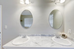 Windsor Downs Dr-028