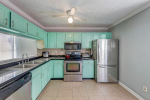 Windsor Downs Dr-009