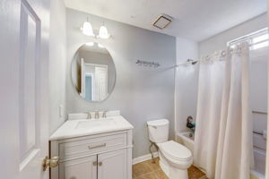 Windsor Downs Dr-018