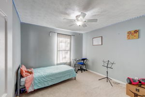 Windsor Downs Dr-021