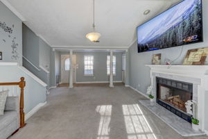 Windsor Downs Dr-006