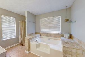 Windsor Downs Dr-029