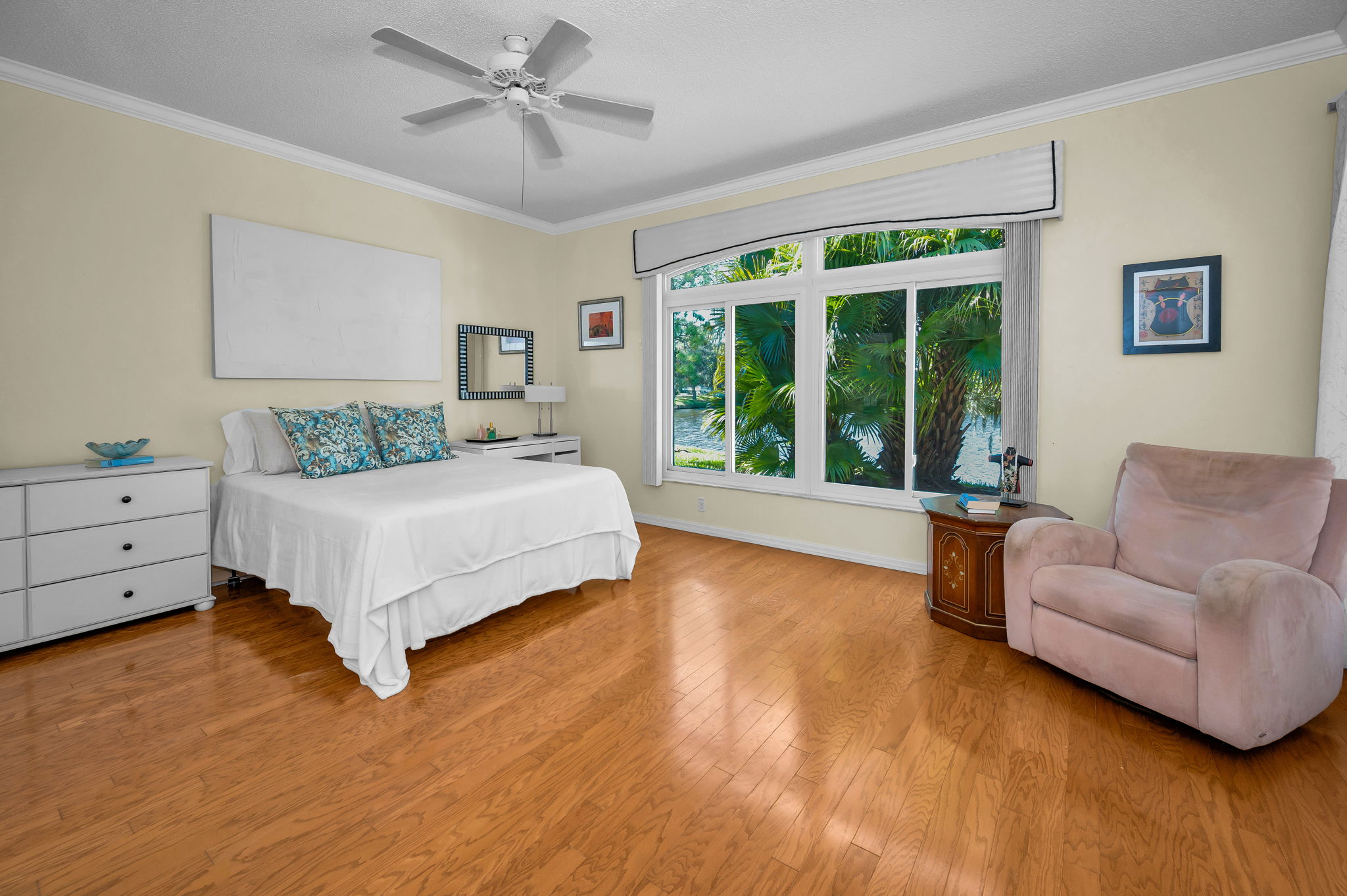 Primary Bedroom1a