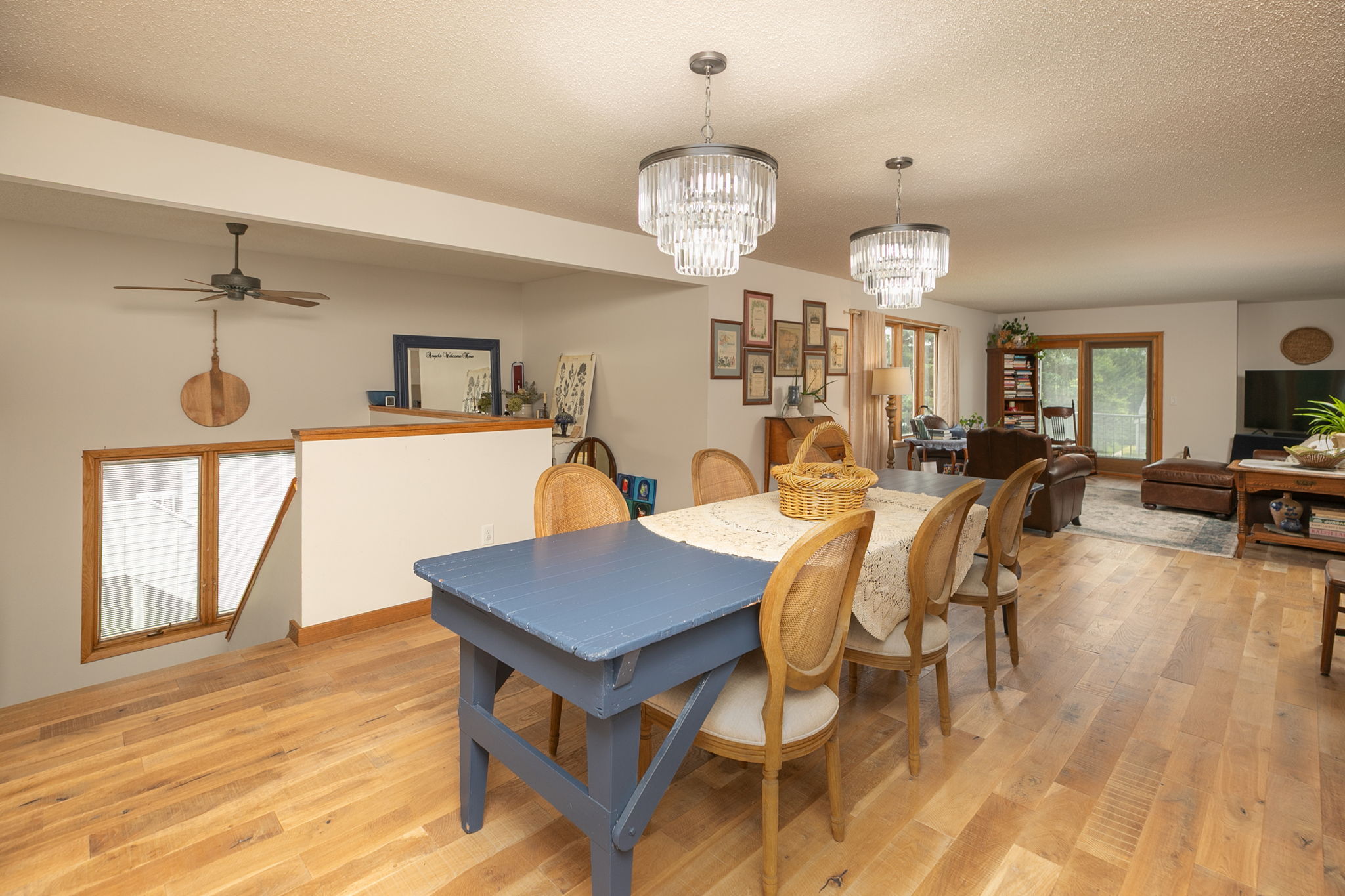 10-Dining Room