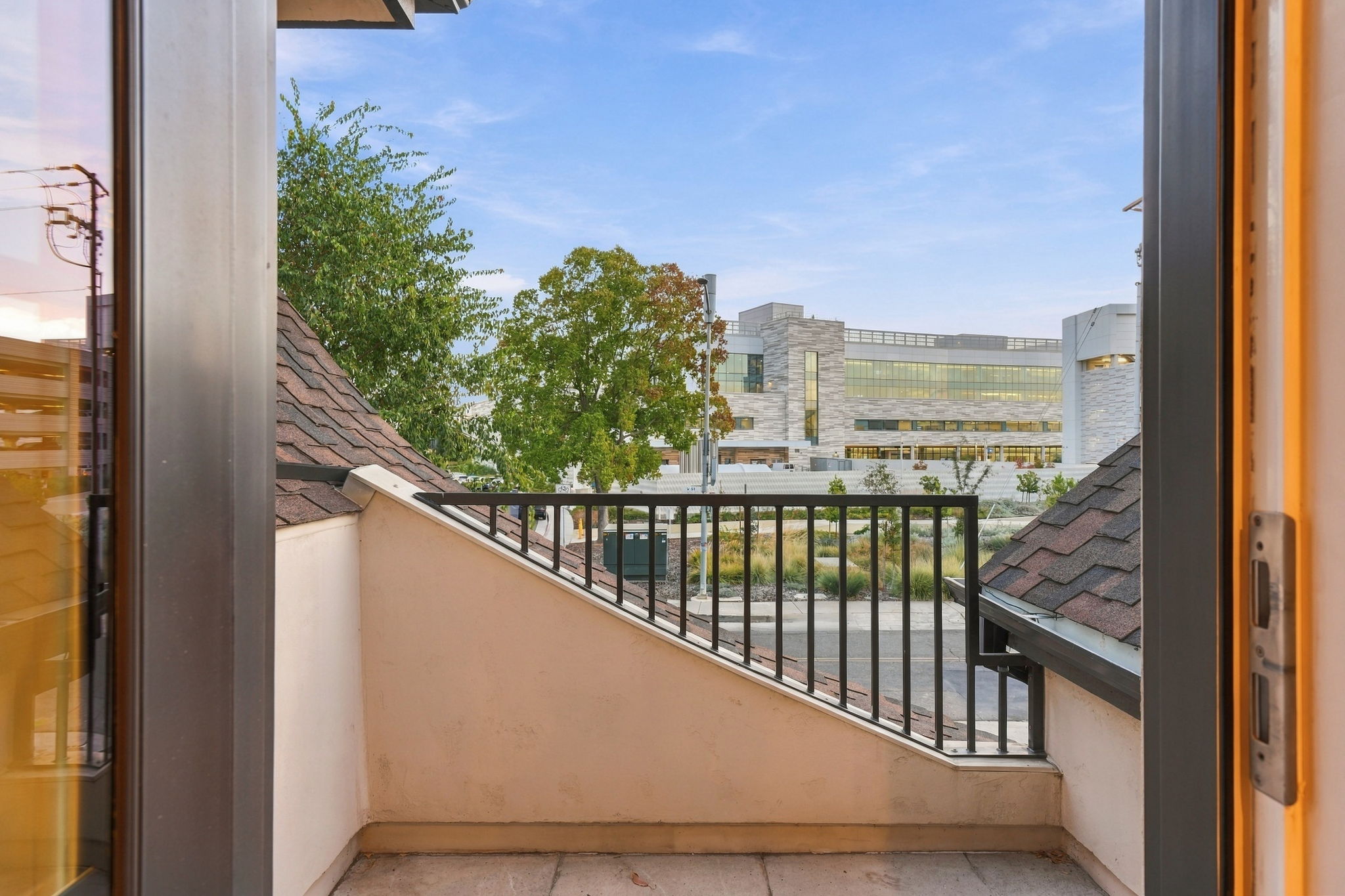  Photo 32